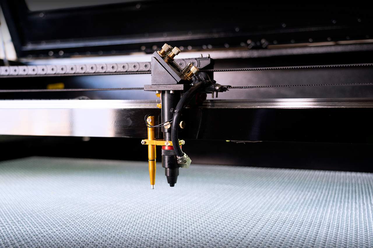 FSL Pro Series PS48 – Industrial Large-Format CO₂ Laser Cutting & Engraving System